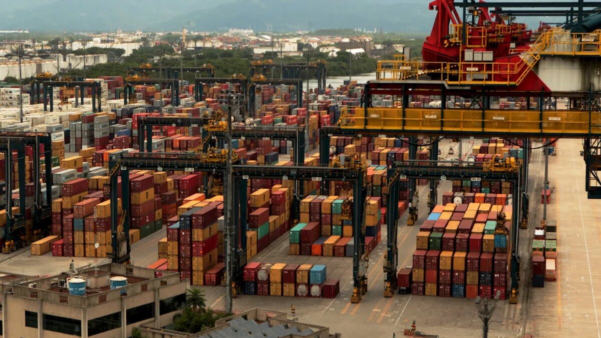 Para o setor portuário seguir em frente e crescer cada vez mais, é necessário que mais investimentos sejam realizados nos portos brasileiros através do Governo Federal e demais órgãos