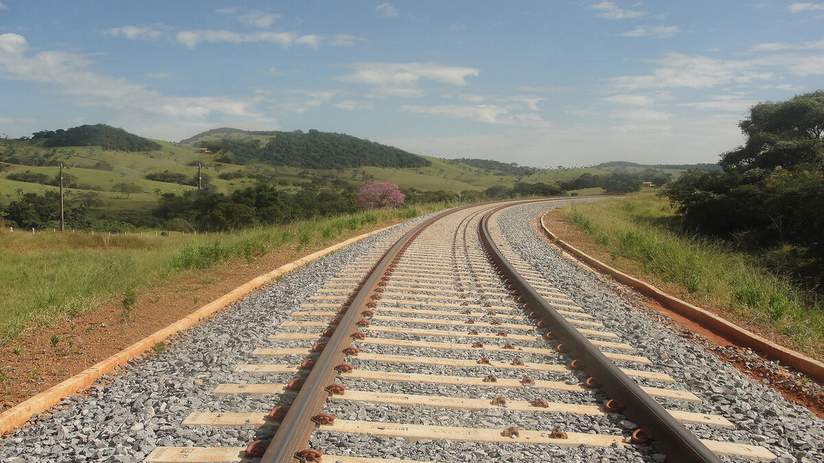 Cerca de 27 solicitações para construção de novas ferrovias estão sendo analisadas pelo Ministério da Infraestrutura e somam um investimento total de R$ 117 bilhões