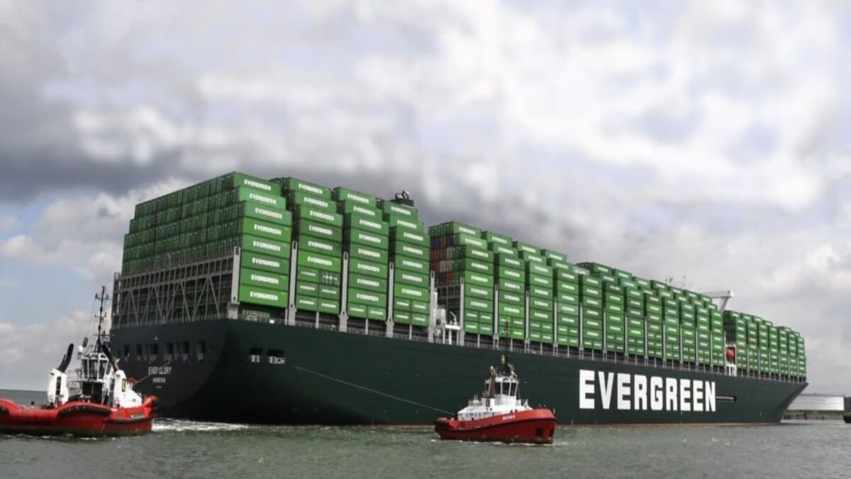 A multinacional Evergreen fez o pedido de mais dois navios megamax, totalizando oito navios na sua frota atual para o transporte de cargas