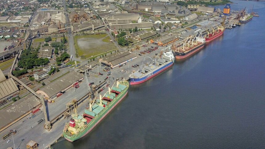 Porto de Paranaguá está preparando o Corredor Leste para a exportação das próximas safras de grãos e farelos, visando um crescimento no setor portuário