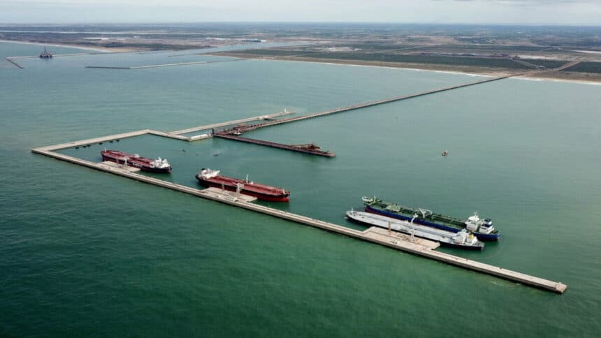 A empresa do setor portuário, Wilson Sons, completa 5 anos de parceria com o Porto do Açu, com foco em inovação e sustentabilidade para a movimentação de carga na região