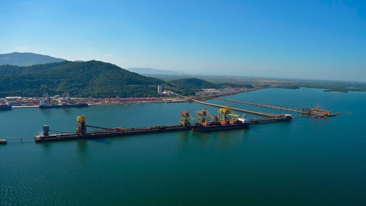 O Porto de Itaguaí e o Porto do Rio de Janeiro estão agora entre os 10 maiores portos em movimentação de carga no país, com grandes operações de exportação e importação, segundo a Antaq