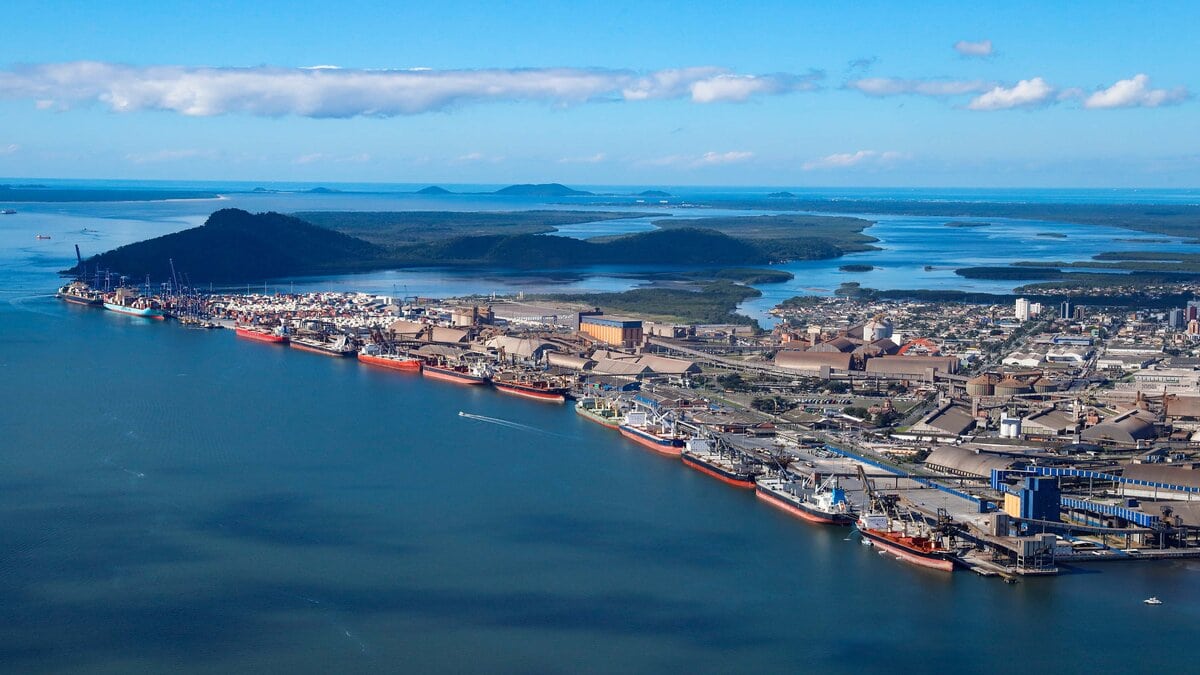 O Porto de Paranaguá lançou o seu edital para o leilão da PAR32, área destinada para operações de movimentação e armazenagem de carga, e pretende acelerar o processo de arrendamento da área