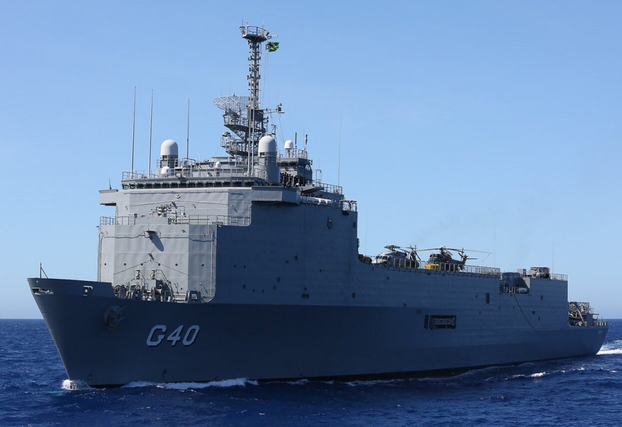 Marinha do Brasil e da França realizam Operação Jeanne d’Arc, com exercícios militares e visitação gratuita ao Navio Doca Multipropósito (NDM)