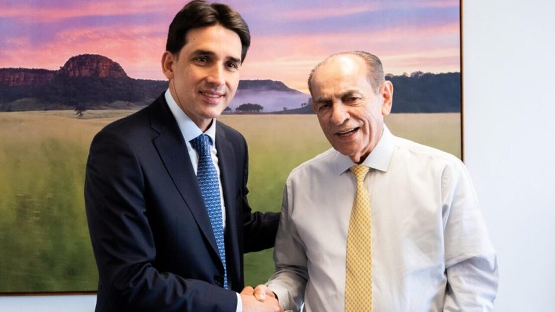 Na imagem, o ministro de Portos e Aeroportos, Silvio Costa Filho e o senador Marcelo Castro.